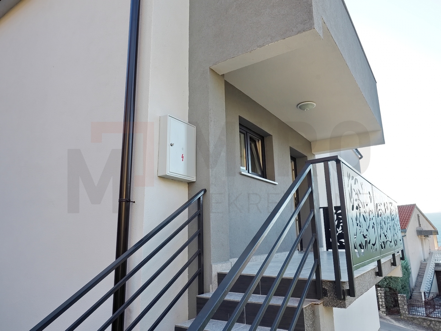 Krk, okolica, dvoetažni apartman s pogledom na more!