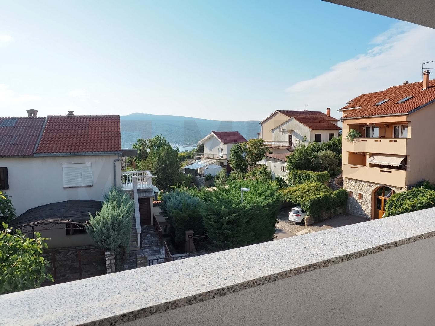 Krk, okolica, dvoetažni apartman s pogledom na more!