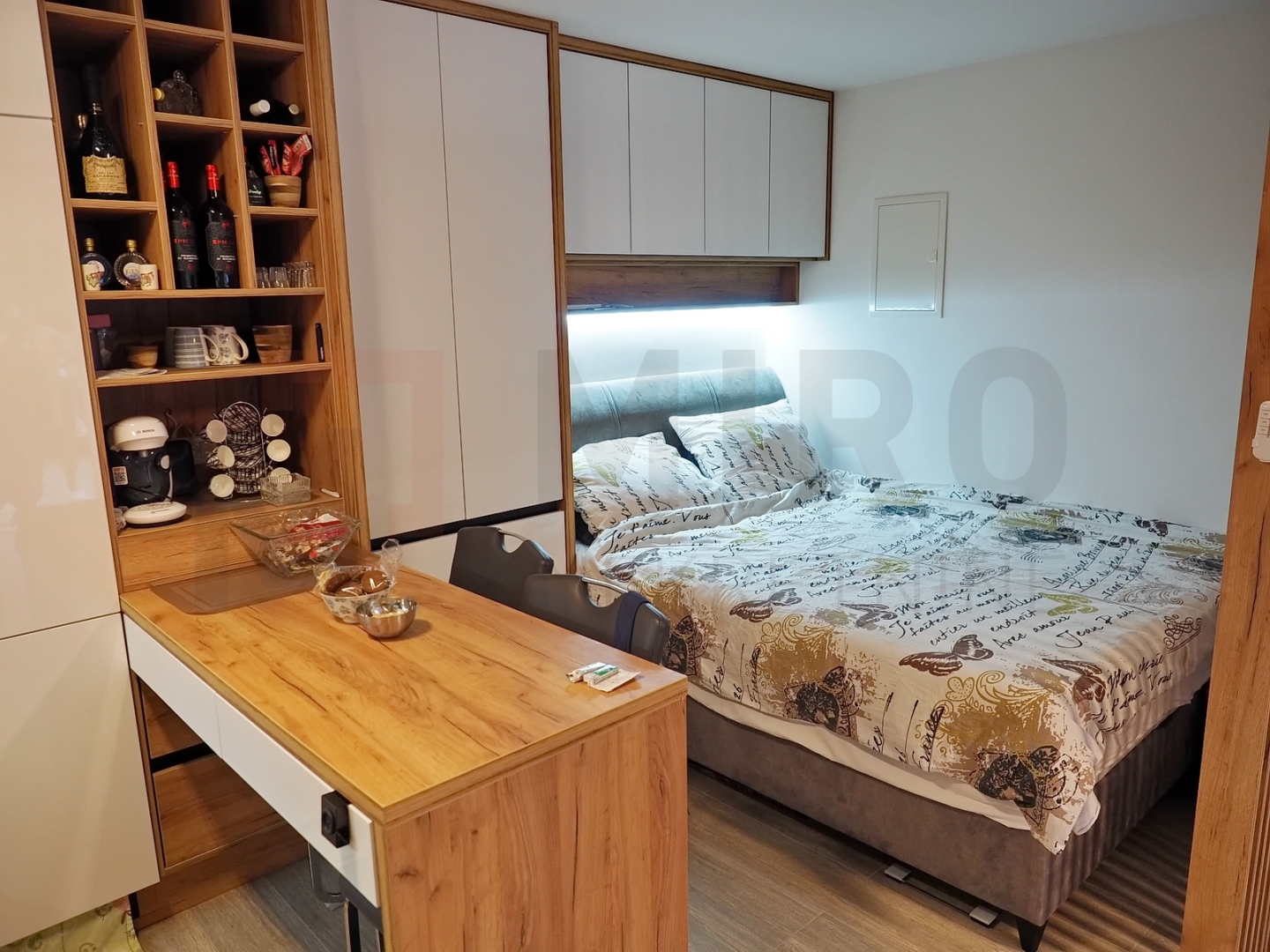 Krk, okolica, 2 apartmana s okućnicom i zajedničkim bazenom, PRODAJA!