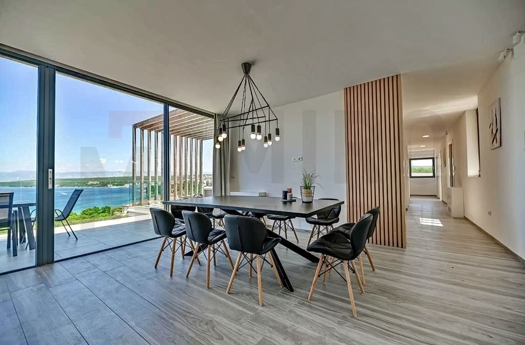 Malinska, moderan penthouse s panoramskim pogledom na more