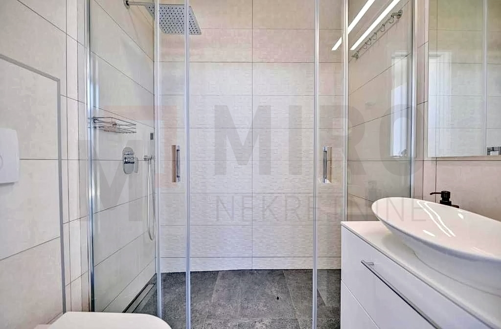 Malinska, moderan penthouse s panoramskim pogledom na more