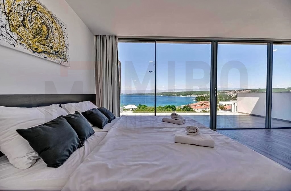 Malinska, moderan penthouse s panoramskim pogledom na more