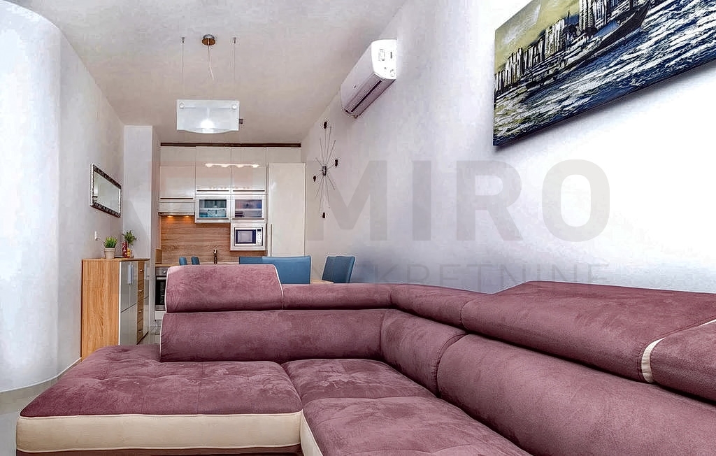 Crikvenica, okolica, namješten apartman blizu mora, PRODAJA!
