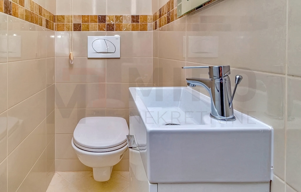 Crikvenica, okolica, namješten apartman blizu mora, PRODAJA!