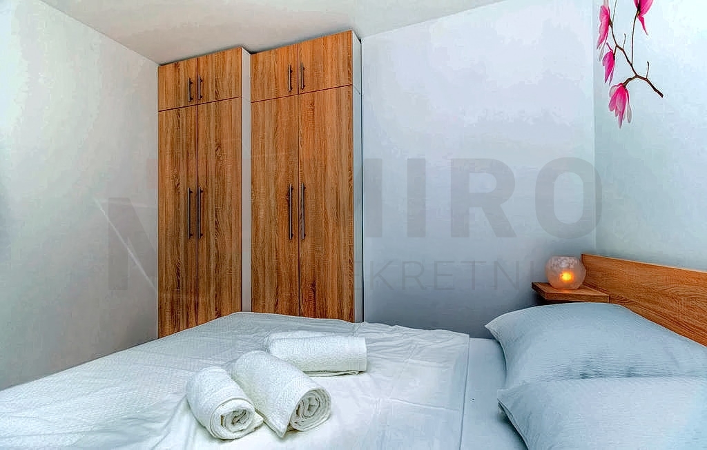 Crikvenica, okolica, namješten apartman blizu mora, PRODAJA!