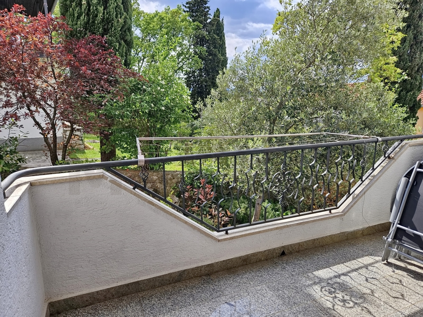 Malinska, namješten apartman 150m od mora,PRODAJA!