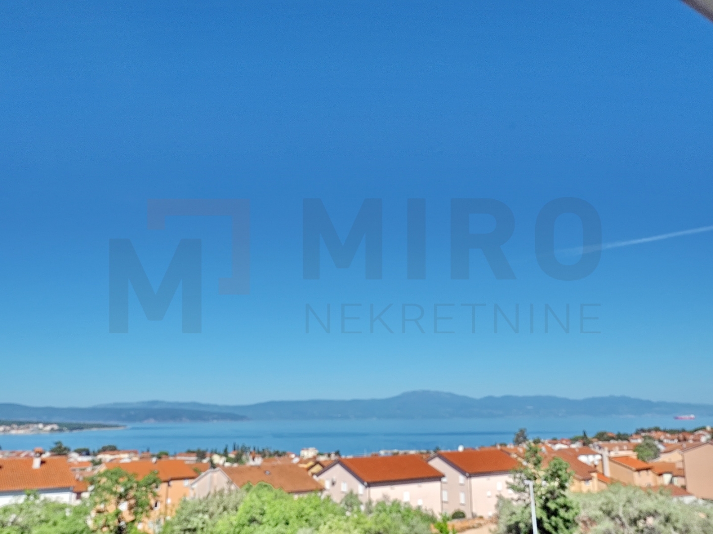 Malinska, namješten apartman s panoramskim pogledom na  more