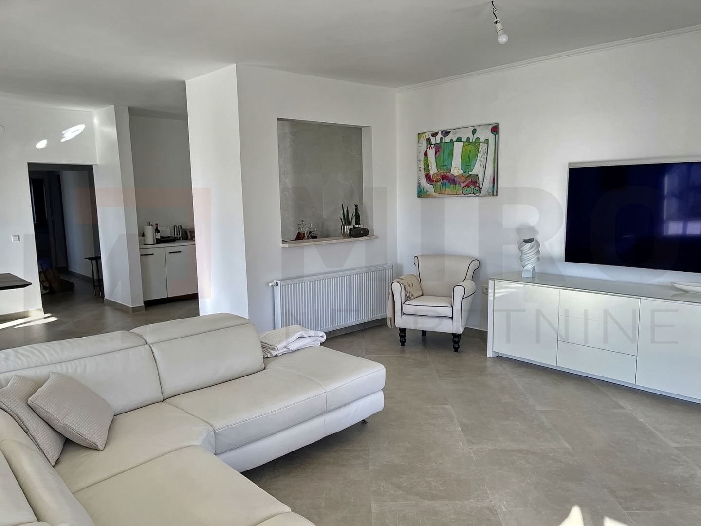 Malinska, apartmanska kuća s bazenom, PRODAJA!