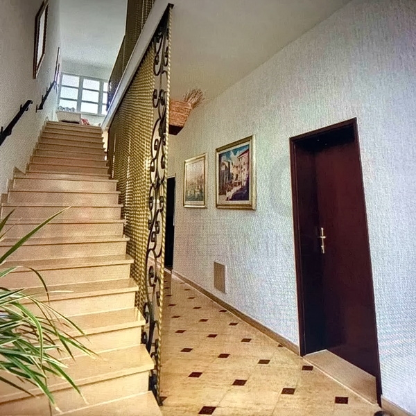 Malinska, apartmanska kuća s bazenom, PRODAJA!