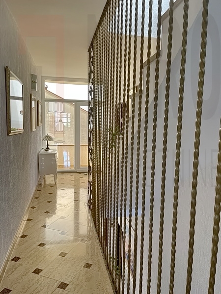 Malinska, apartmanska kuća s bazenom, PRODAJA!