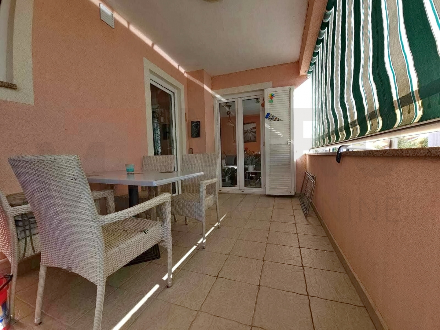 Grad Krk, namješten dvosobni stan na odličnoj lokaciji, PRODAJA!