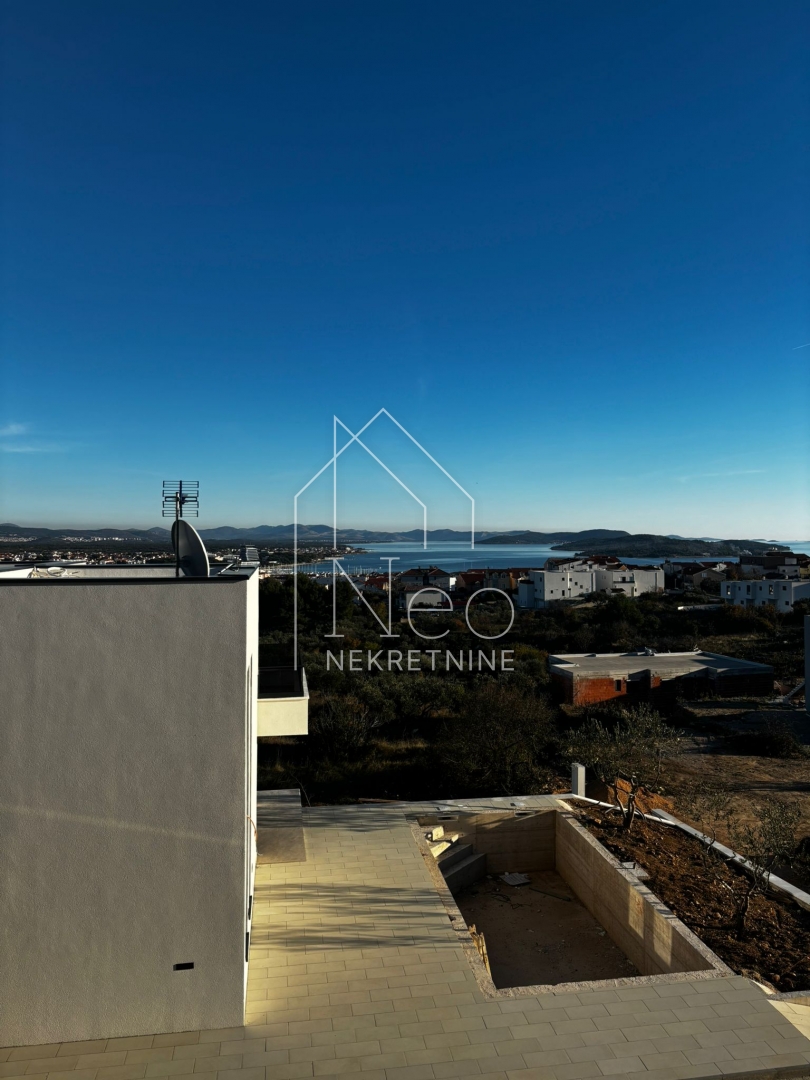 Luksuzna dvojna kuća s panoramskim pogledom na more, Vodice